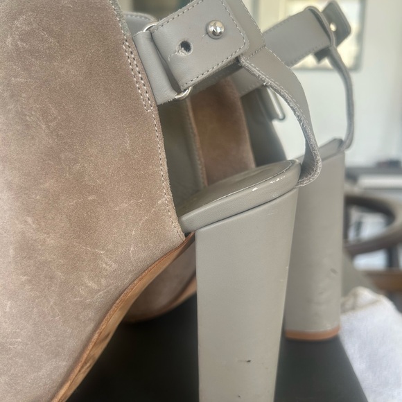 Vince Addison Peep-Toe Bootie Woodsmoke Suede - Picture 3 of 10